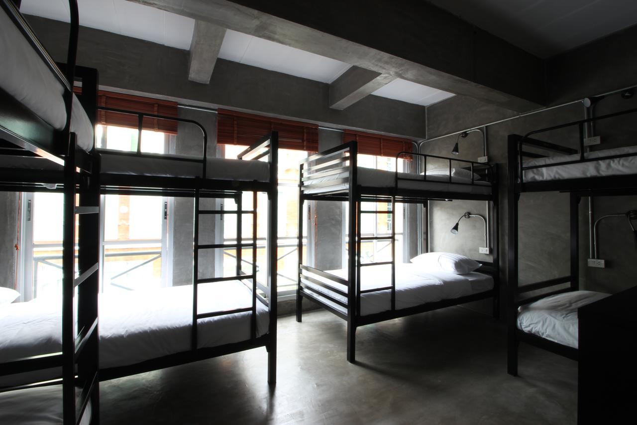 Urbanite Hostel Bangkok Extérieur photo