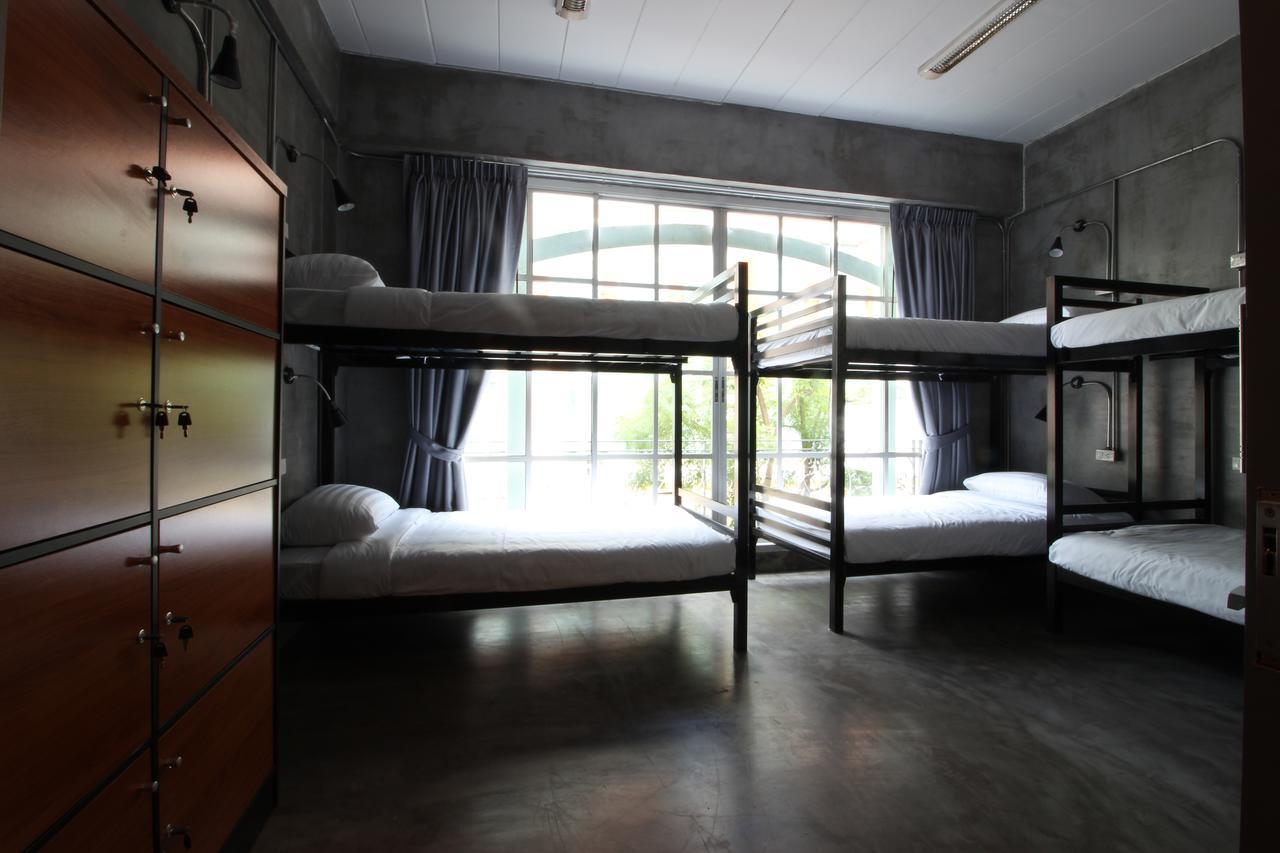 Urbanite Hostel Bangkok Extérieur photo