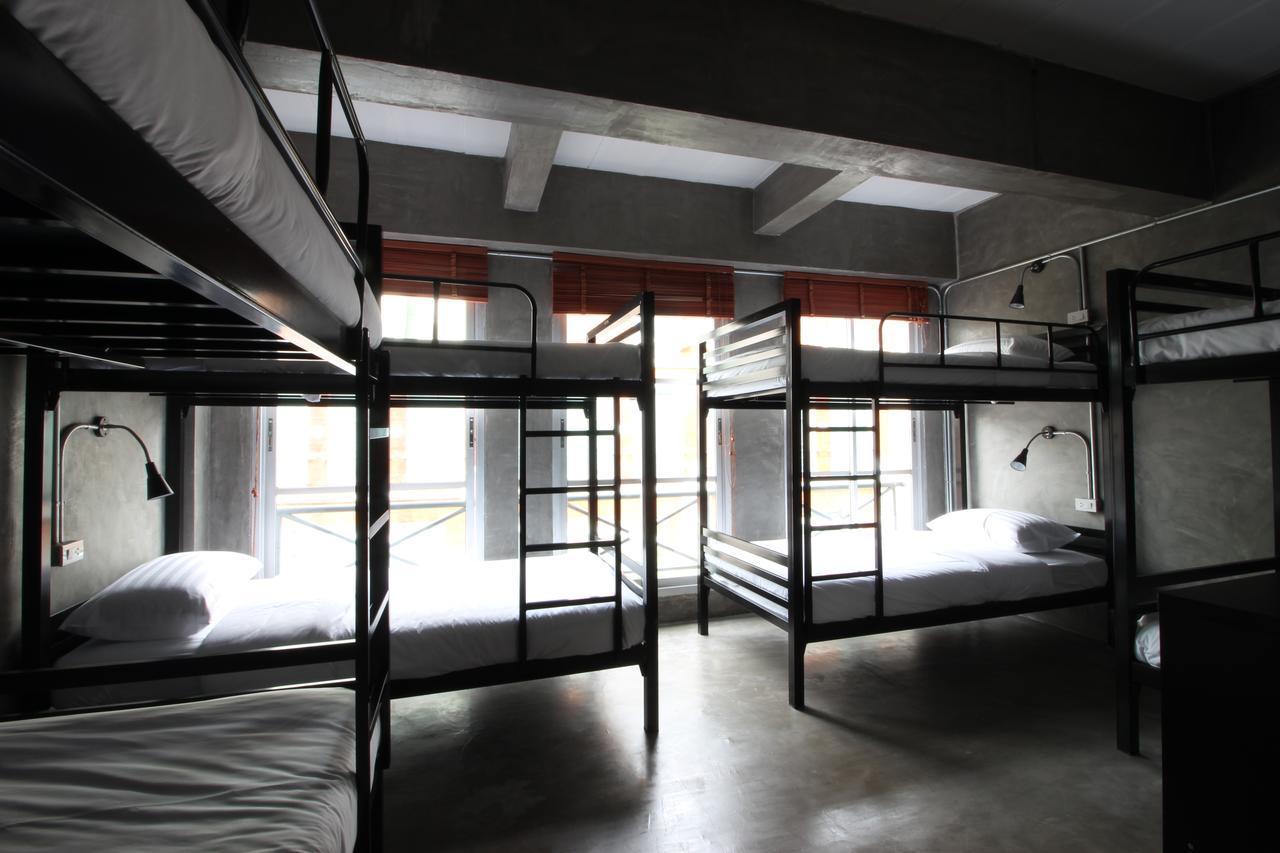 Urbanite Hostel Bangkok Extérieur photo