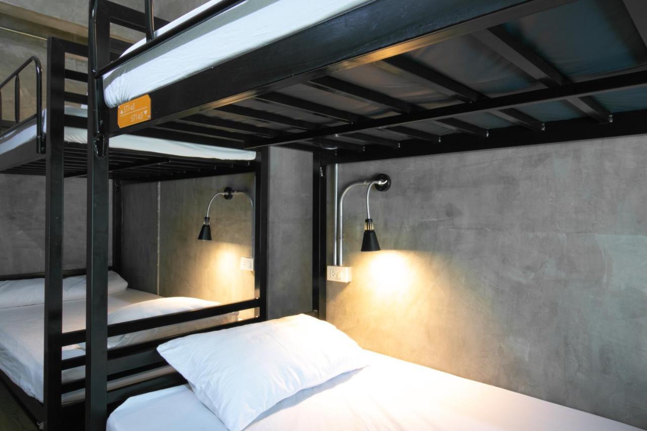 Urbanite Hostel Bangkok Extérieur photo