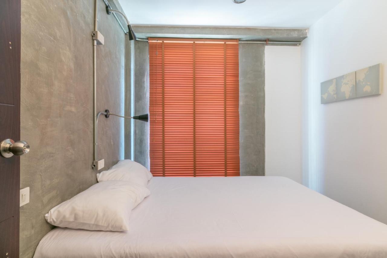 Urbanite Hostel Bangkok Extérieur photo