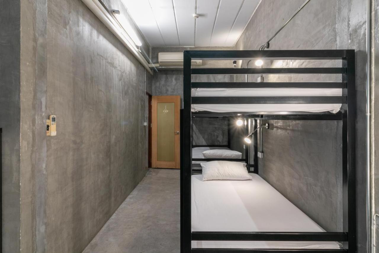 Urbanite Hostel Bangkok Extérieur photo
